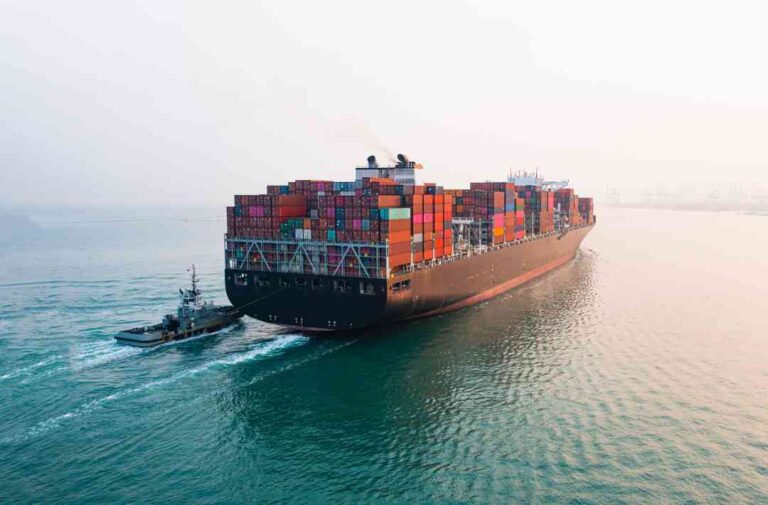 Congestión en puerto de Rotterdam genera impactos logísticos y legales a exportadores de Latinoamérica.