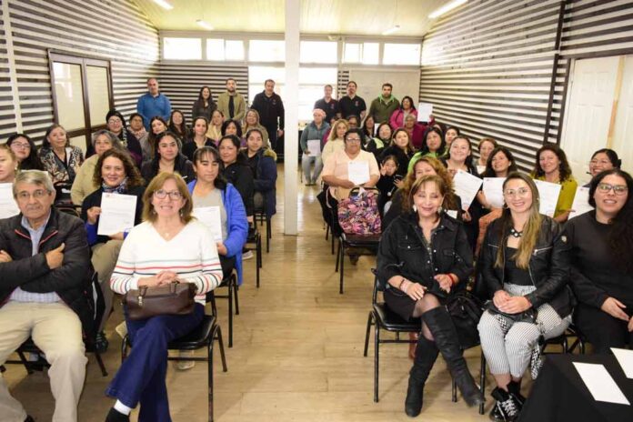 Escuela de Fortalecimiento Empresarial entregó herramientas claves a mujeres de Puyehue