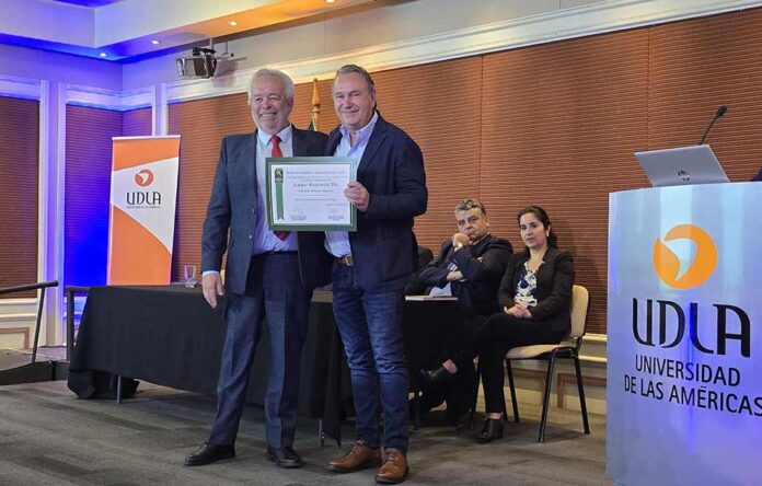 Gaspar Goycoolea Vial, presidente de Grupo Hijuelas, recibe Premio Salvador Izquierdo por su contribución al agro