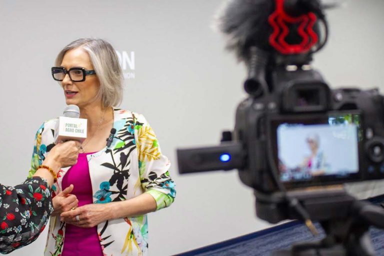 Maritrini Lapuente en el cierre del programa de fitosanidad Viroscope & Secuenciación Masiva - Multiplex
