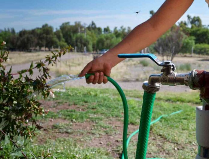 Desalinizador CCTVal busca generar tres mil litros de agua diarios en zonas rurales 