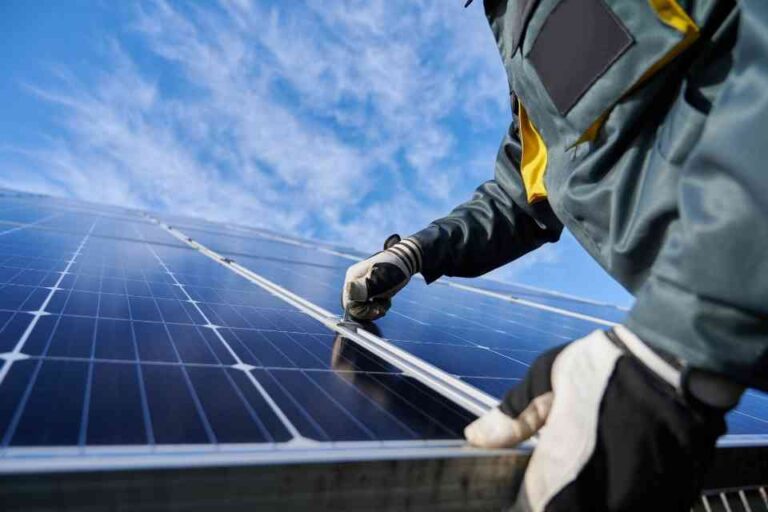5 dudas que aún frenan a la industria chilena a invertir en energía solar 