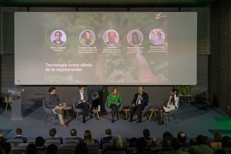 Seminario "Encuentros sobre Innovación 2025" reunió a expertos para debatir sobre el desarrollo sostenible