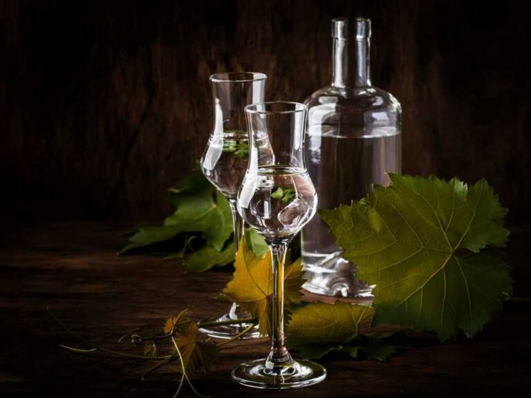 Orgullo nacional: Pisco chileno gana Doble Oro y es elegido “Destilería de Pisco del Año” en Asia