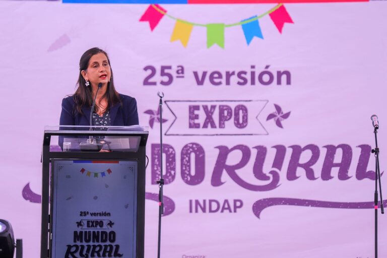 Con carbonada y cueca se inauguró la ExpoMundoRural 2025 de INDAP en el Parque Estadio Nacional