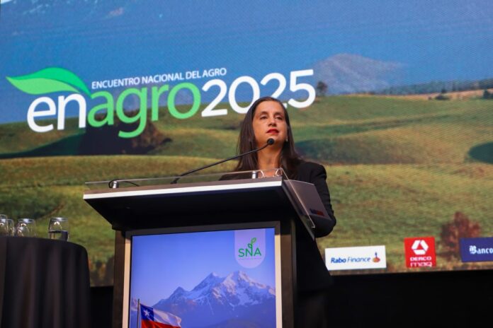 Ministra Fernández destaca dinamismo del sector silvoagropecuario en ENAGRO El crecimiento de 5,8% refleja la fuerza y resiliencia de nuestra agricultura