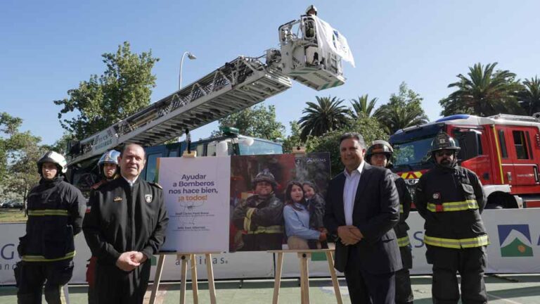 Aguas Andinas y Bomberos RM firman inédito convenio que potencia trabajo conjunto, posibles aportes y mantenimiento de infraestructura esencial
