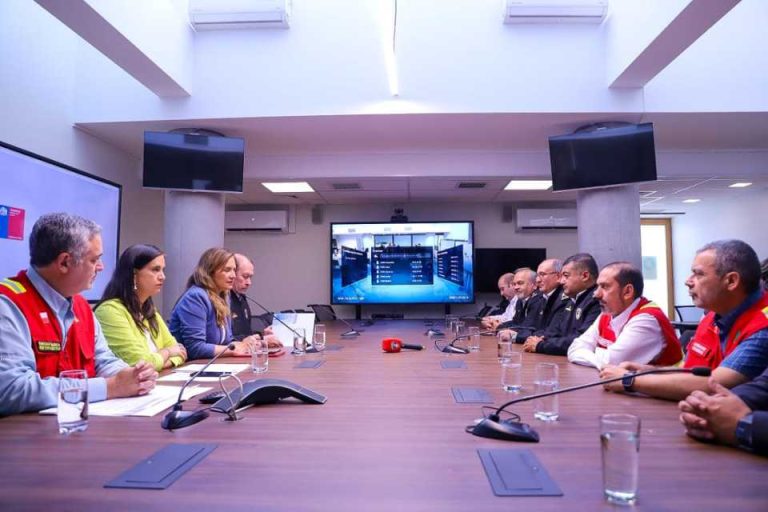 Ministerio de Agricultura, Senapred y Bomberos fortalecen coordinación para enfrentar incendios forestales a través de nuevos protocolos operativos