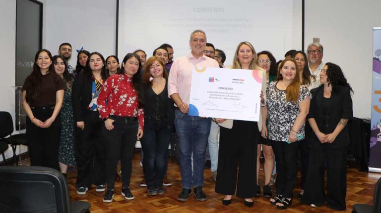 CONAF y Prodemu firman convenio para promover cuidado del medio ambiente