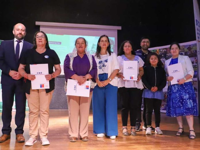 Ministra de Agricultura encabeza seminario junto a mujeres productoras de la región del Maule