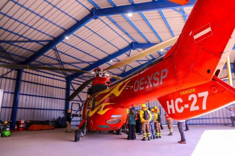 Ministerio de Agricultura recibe nuevo helicóptero semipesado que reforzará el combate a los incendios forestales en la Región de O’Higgins