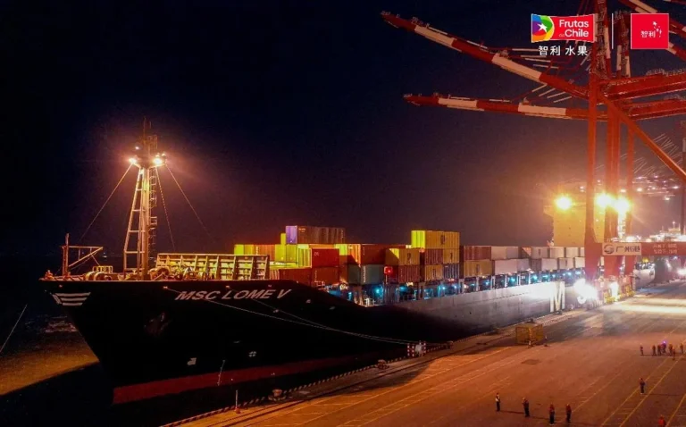 El primer Cherry Express de la temporada 2025/26 llega al puerto de Nansha