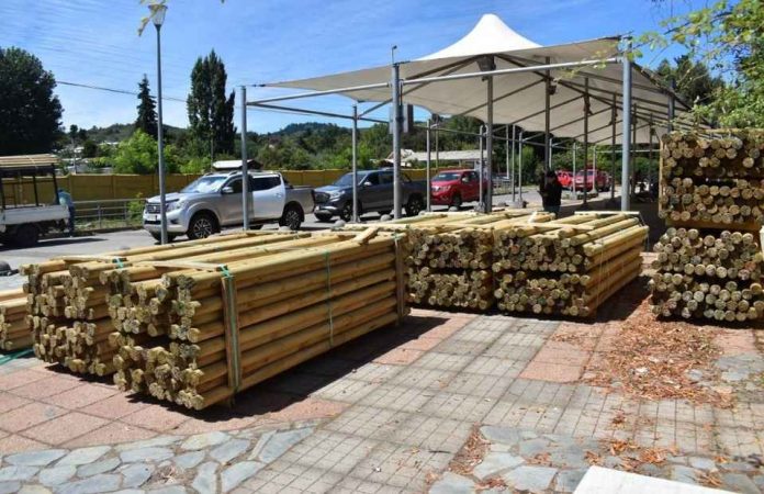 Ministra de Agricultura encabeza entrega de ayudas tempranas a agricultores afectados por incendios forestales en Biobío