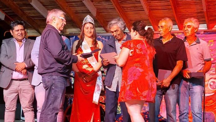 Productor de Malloa Julio Gamboa ganó Festival del Tomate Panquehue 2026 con fruto de 1,042 kg